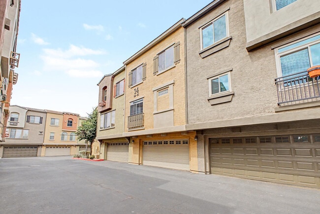 Building Photo - 16825 N 14th St