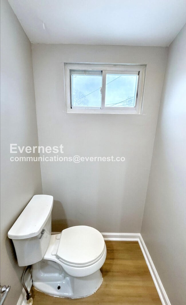 Building Photo - 2432 Steele Ave