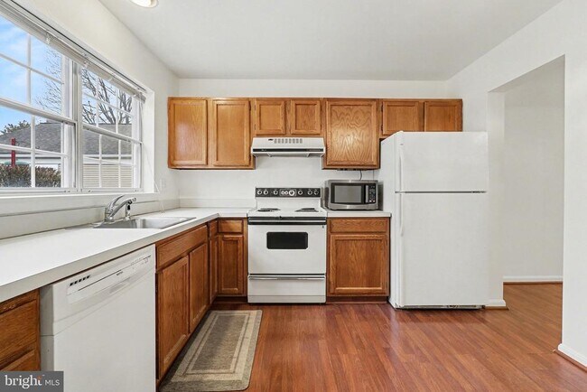 Building Photo - 503 Barrington Ct