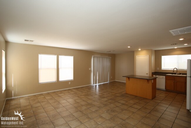 Building Photo - Beautiful Two Story 3Bdm 2.5Ba Home in Nor...
