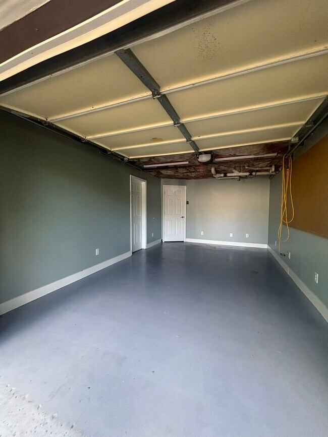 Building Photo - Fully Updated 2BR with Garage, Fenced Yard & Prime Johnson City Location