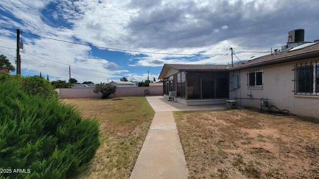 Building Photo - 601 Cll Del Sud