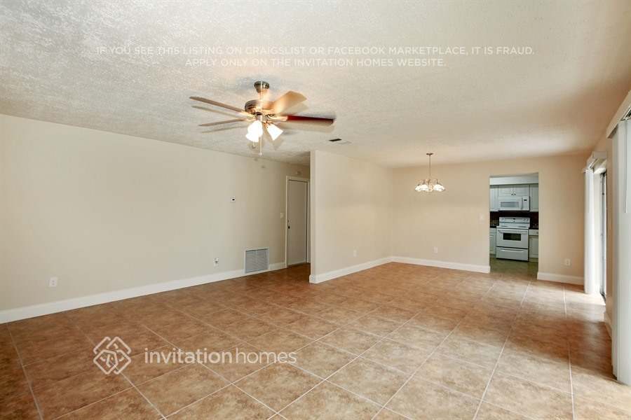 Building Photo - 17420 SW 109th Ave