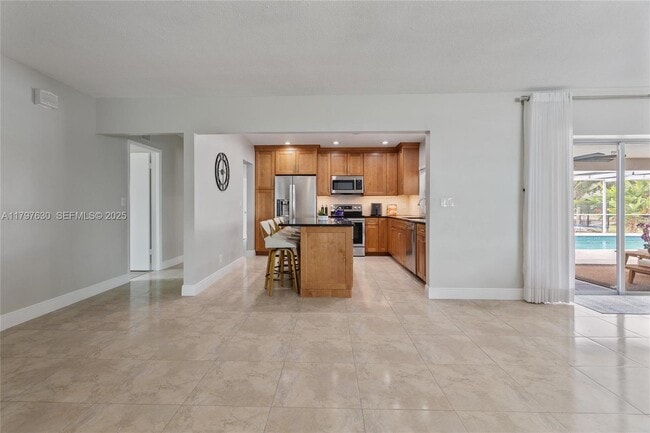 Building Photo - 608 1st Key Dr