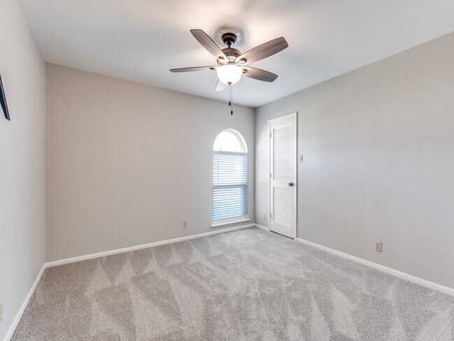 Building Photo - 7335 Reed Rd