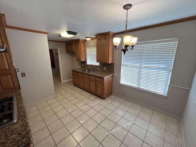 Building Photo - 8823 Cefalu Dr