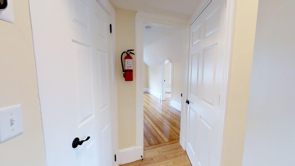 Building Photo - 48-50 Lowell St. Unit 3