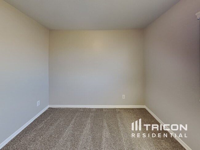 Building Photo - 42780 W Wild Horse Trail