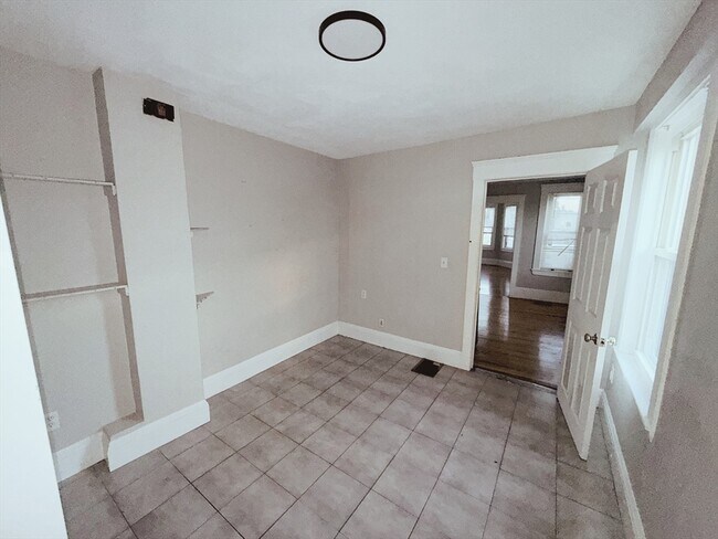 Building Photo - 46 Grove St