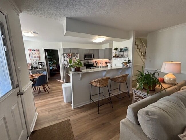 Building Photo - Glenwood