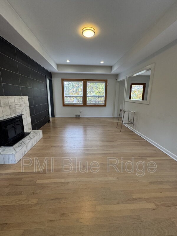 Building Photo - 25 Leisure Mountain Rd