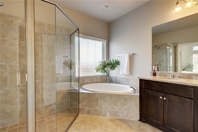 Building Photo - 18505 McKay Cove