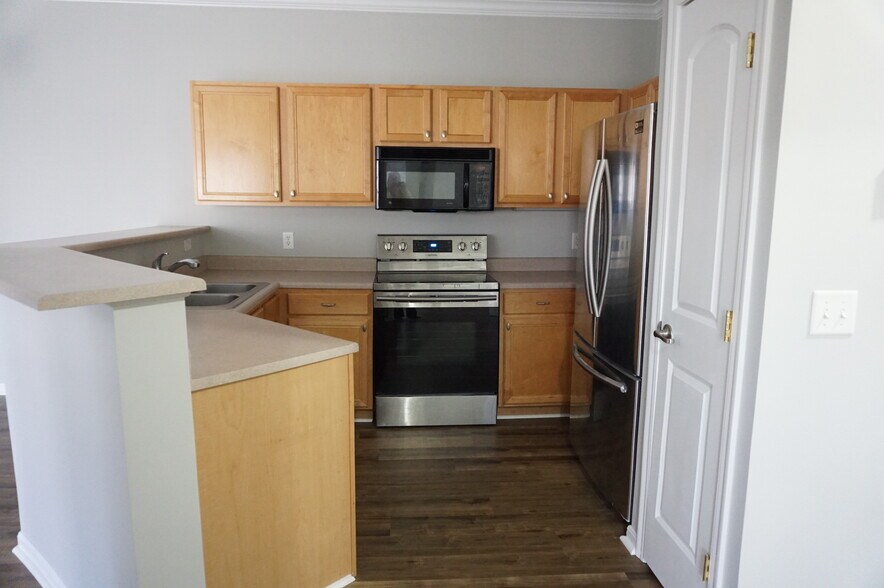 Building Photo - 2636 Harding Ct