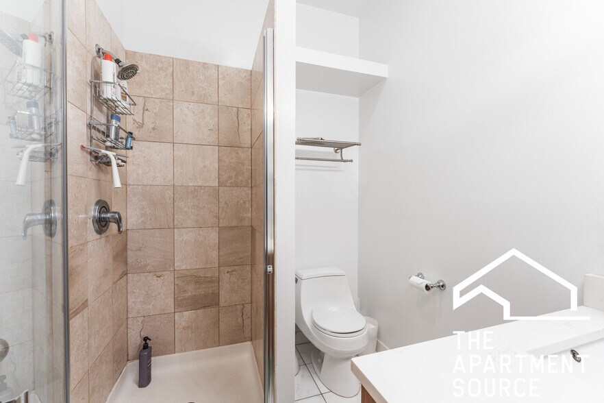 Building Photo - 1407 N Wicker Park Ave