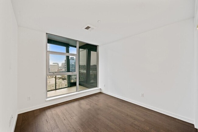 Building Photo - Brand new 16th floor 2bd/2ba home with cit...