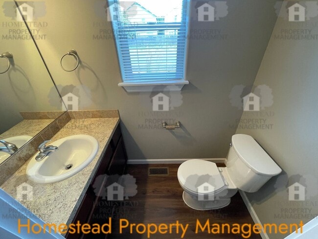 Building Photo - 1410-1412 Marigold Dr