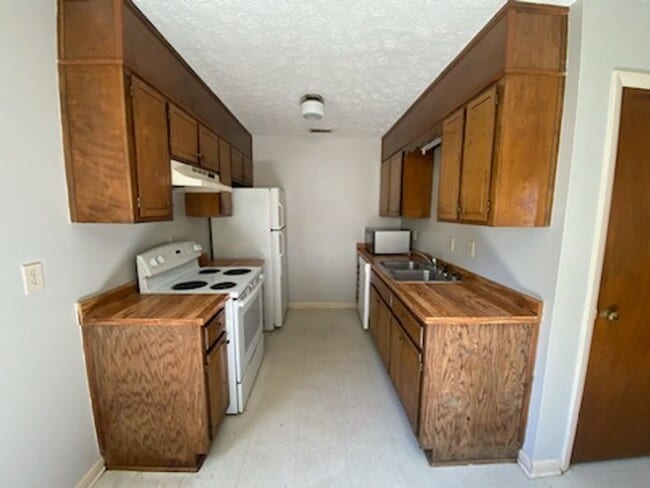 Building Photo - 1966 Glenwick Dr