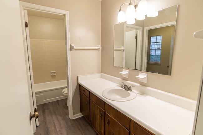 Building Photo - 2201 Hartsfield Rd