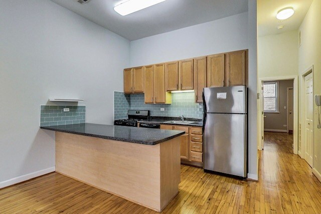 Building Photo - 2849 N Lincoln Ave