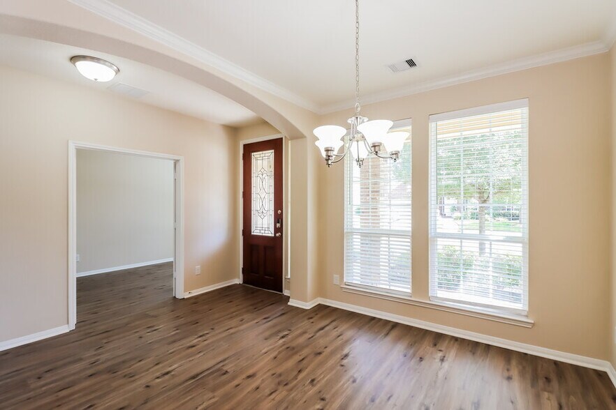 Building Photo - 6934 Jenny Lake Dr