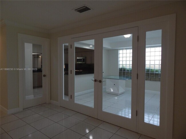 Building Photo - 11530 SW 92nd St