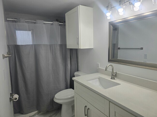 Building Photo - 3030 NW 43 Terrace