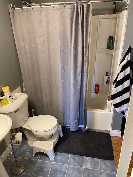 Main level full bath. - 1559 30th Ave