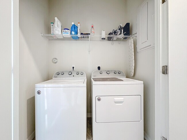 Building Photo - 2757 Troubadour St