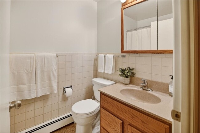Building Photo - Urban Oasis on the Lake- Condo in Downtown Madison