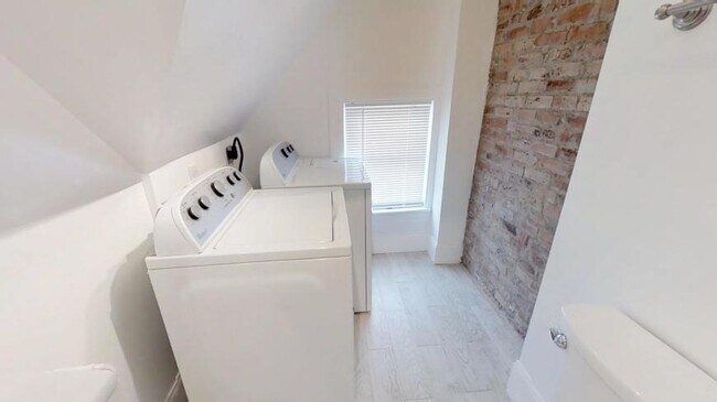 Building Photo - 3.0 bedroom in Cambridge Massachusetts 02144