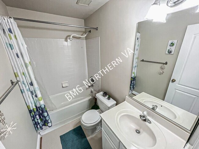 Building Photo - 110 Cahill Dr