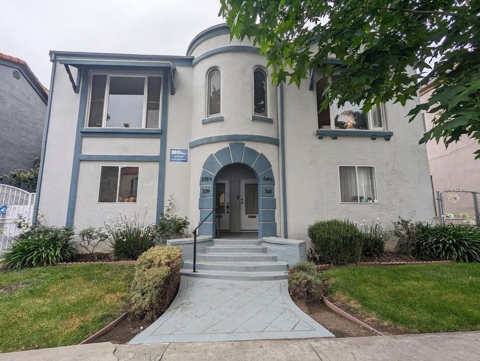 Building Photo - 339 N Orange Dr