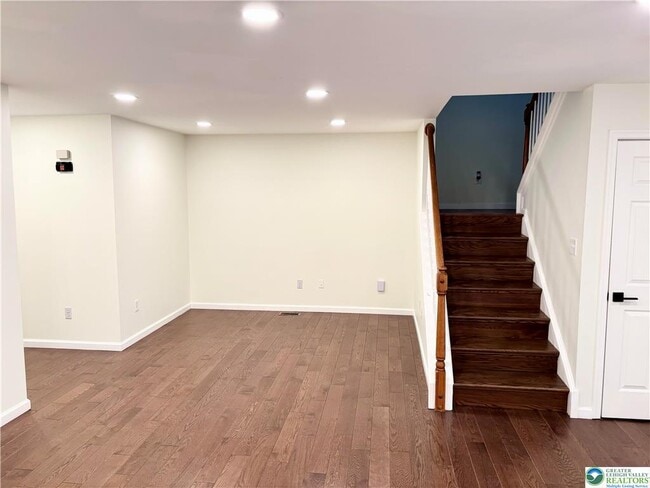 Building Photo - 1319 Mohr Cir