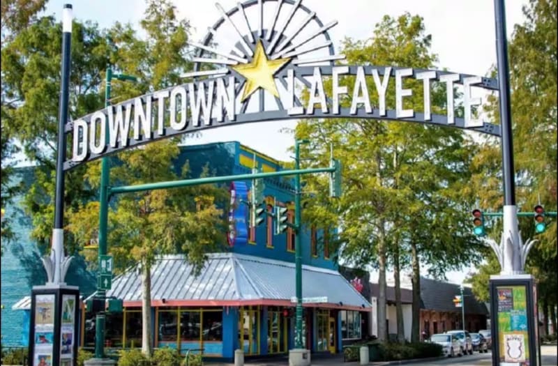 Building Photo - 305 W Second St