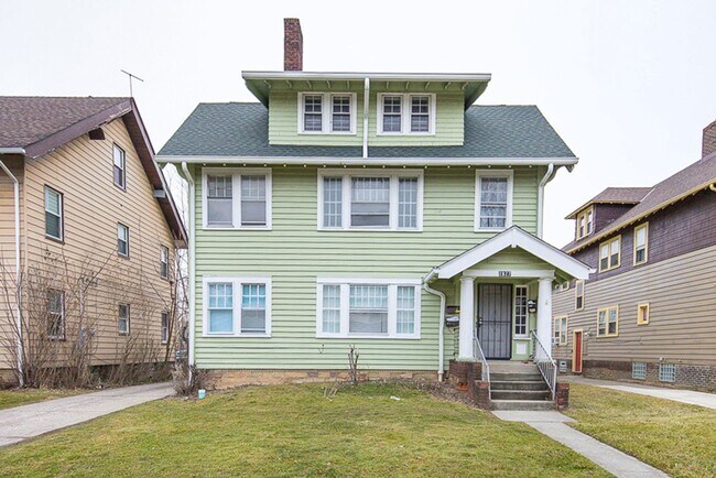 Primary Photo - 2827 Avondale Ave