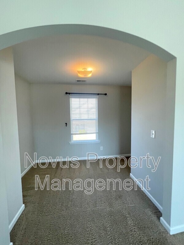 Building Photo - 149 High Point Way