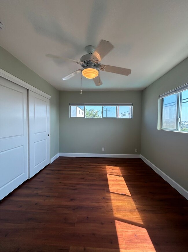 Building Photo - Spacious 2 bedroom