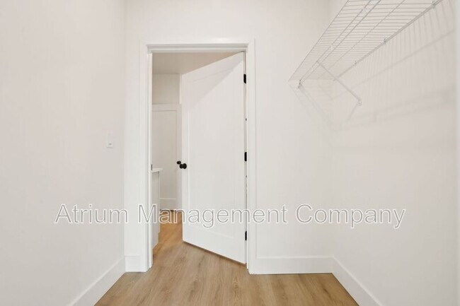 Building Photo - 221 S Bumby Ave