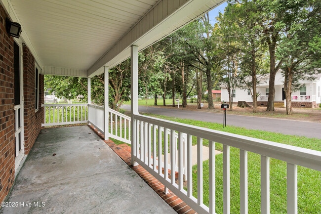 Building Photo - 1614 McKinley Ave
