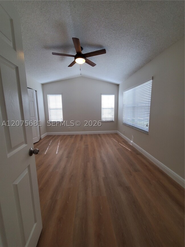 Building Photo - 858 Briar Ridge Rd