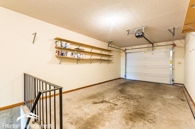 Building Photo - Beautiful 2 bedroom duplex located on the West side of Manhattan!