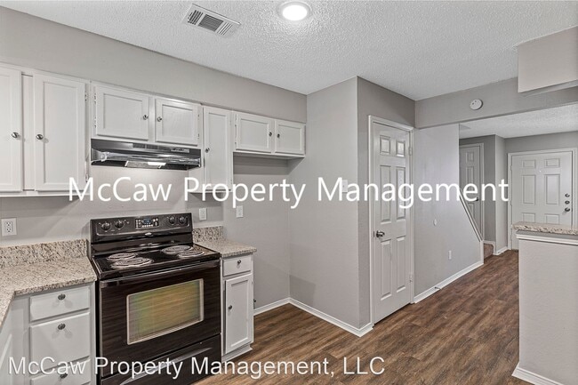 Building Photo - 2 br, 2 bath House - 210 Rolston Rd. Unit 4
