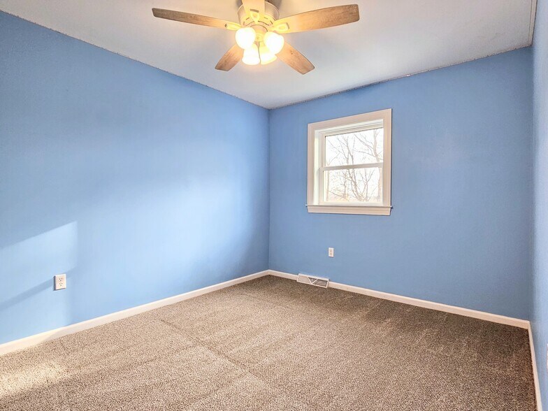 Building Photo - 91 Sunrise Cir