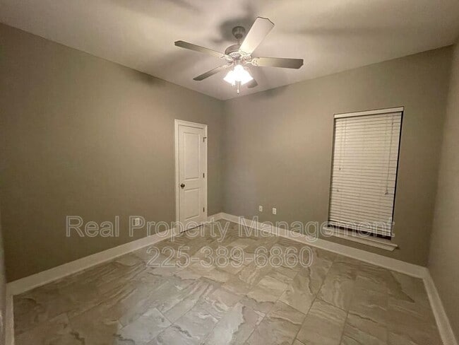 Building Photo - 12459 N Stumberg Villas Ct