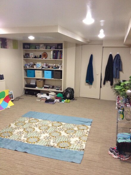 Building Photo - 17 Unger Ln