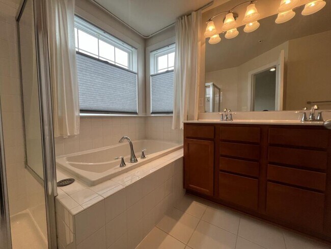 Building Photo - 2101 St Josephs Dr