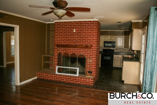 Building Photo - 1515 Kitchen St