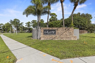 Building Photo - 814 Hill Dr