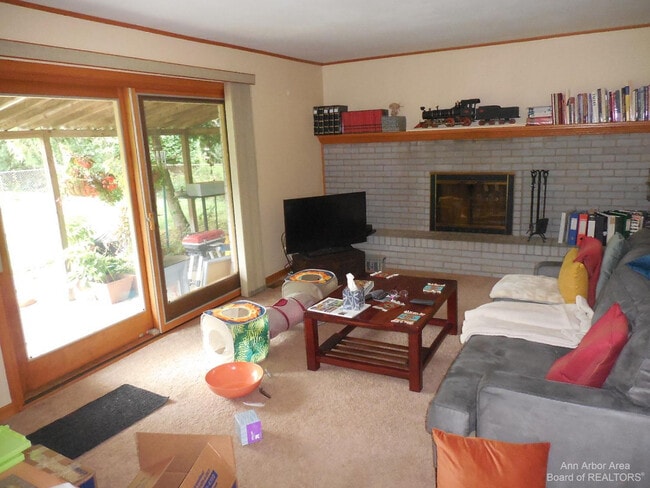 Building Photo - 3253 Lockridge Dr