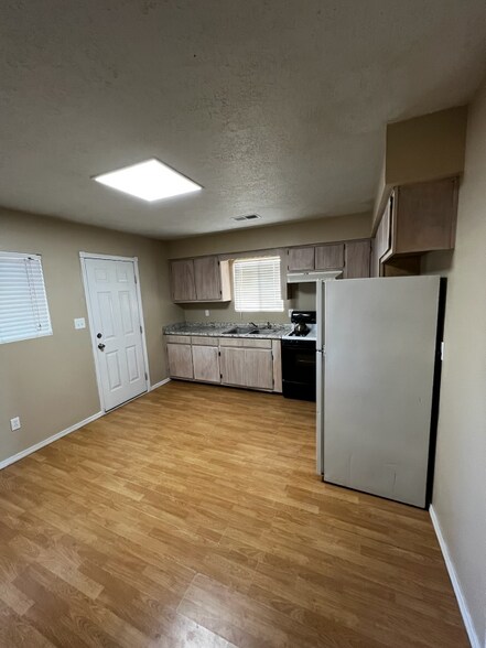 Building Photo - 337 Gorman Ave